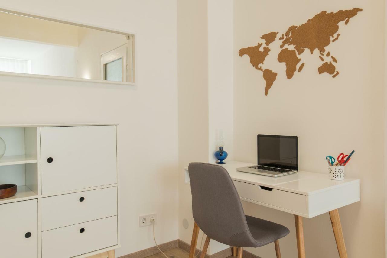 Chic And Spacious Apartment In Central Sofia - Patriarh Evtimiy By Flat Mаnager Kültér fotó